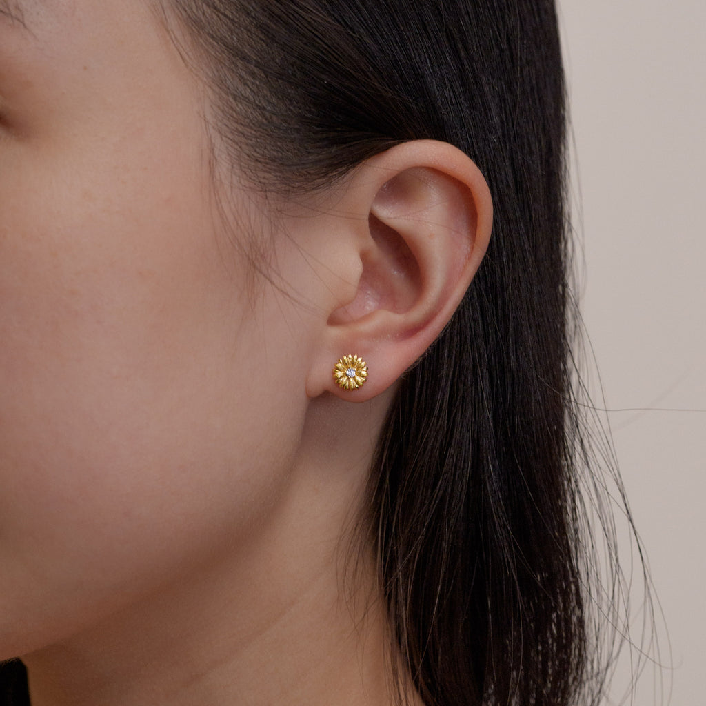 Daisy Birth Flower Earrings - April alternate angle By Lumine